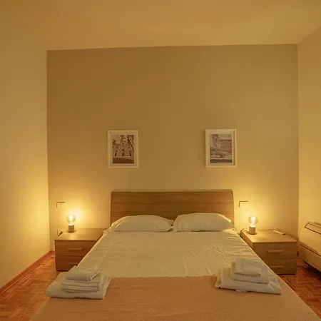 Darling Apartment With Stunning Views On Duomo-2