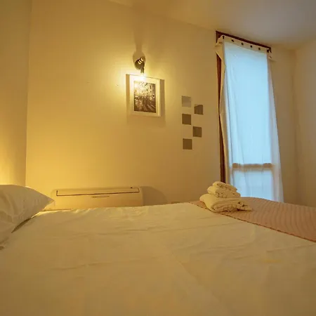 Darling Apartment With Stunning Views On Duomo-3